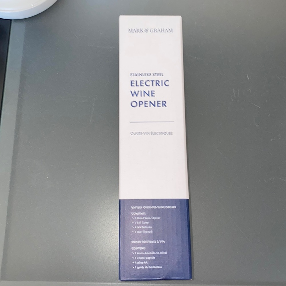 Electric Wine Opener Brand New in Box by Mark & Graham batteries included